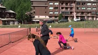 Miniature : Echauffement en stage de tennis dans le val d'Allos avec le International Tennis Camp