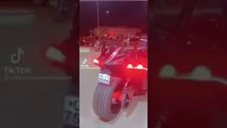 Miniature : 🛑 Santrinos Raphael distribue des billets dans à Lomé, dans sa BATMOBILE ...
