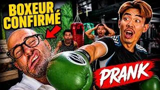 Miniature : J'ai fait CROIRE que j'étais DÉBUTANT dans un cours de MUAY THAI 🇹🇭