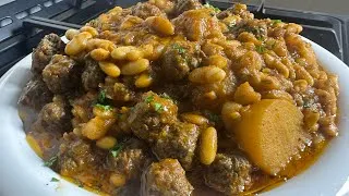Miniature : Sauce tomate haricots blancs avec des boulettes viande hachée bii nekhe na