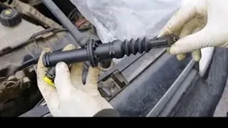 Miniature : remplacer une pompe d'embrayage émetteur Renault Kangoo /clio 4  / master / Renault Mégane
