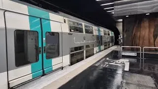 Miniature : Voyage dans un MI09 jusqu'à La Défense...