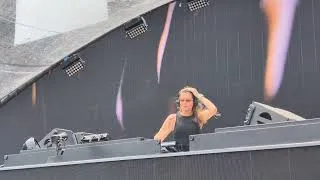Miniature : Charlotte De Witte opening Main Stage Tomorrowland 2025 and playing Volleyball with us too🦋🫶