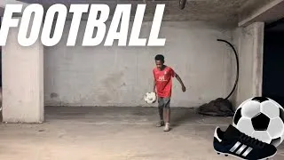 Miniature : Je m’entraîne au football à la maison