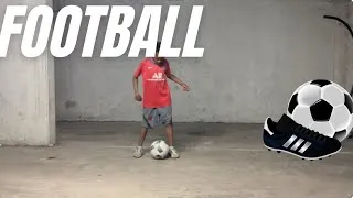 Miniature : Je m’entraîne au football à la maison