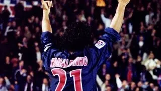 Miniature : RONALDINHO : IL EST DE RETOUR - HE IS BACK