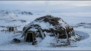 Miniature : Comment Les Inuits Construisaient Des Maisons Semi-Souterraines Pour Survivre à Des Hivers à -40 °C