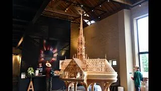 Miniature : Un Chef-d'oeuvre compagnonnique représentant les charpentes et la Flèche de Notre-Dame de Paris.