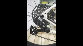 Miniature : Montage et test du SRAM Rival XPLR 13 vitesses!