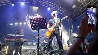 Miniature : Mourir sur scène - Jean Louis Aubert - Concert très très privé RTL2 - Bidart Juin 2025