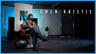 Miniature : OWEN KRISTIE qui discute (interview)