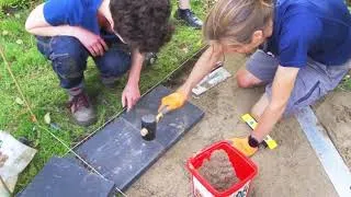 Miniature : Installons un Compost Collectif - Etape 1: Niveler et daller