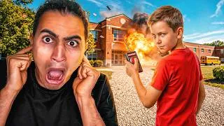 Miniature : IL RAMÈNE UNE B*MBE À L'ÉCOLE ...😰