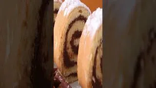 Miniature : Le roulé au chocolat plus moelleux du monde 🤩 | Recette de grand-mère facile et gourmande 🍫✨