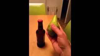 Miniature : Ouvrir une bière avec une poire