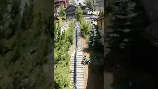 Miniature : Petite chute pendant le warm-up de l’Urban DH Les 2 Alpes 💥 #live #mtb #downhill #dh #redbull