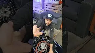 Miniature : On a L’OUTIL qui va vous faire aimer monter et démonter vos pneus de moto ;)