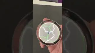 Miniature : Un mini disque à arcs électriques (clip-on plasma disk) qui se pince à une poche ou ceinture à 15€