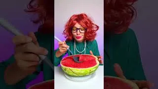 Miniature : Quand ton animal te surpasse avec un fruit 😹🍉 #TropVrai