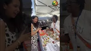 Miniature : La ministre des Outre-Mer Naima Moutchou à la rencontre du public lors de la fête de la musique