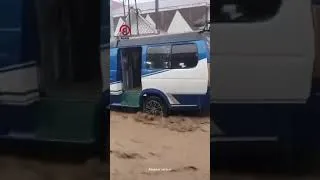 Miniature : Inondations soudaines à Parapat, Indonésie, causent des destructions importantes
