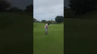 Miniature : Mont Choisy Le Golf Hole 4  Par 3 (Trou 4 fait en 4 coups, Par +1 )