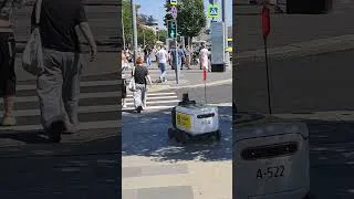 Miniature : Robot livreur YANDEX à Moscou