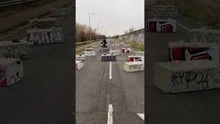 Miniature : Les routes, si elles étaient réalisées comme les aménagements cyclables !