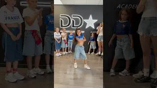 Miniature : We are one 💙🤍❤️Une petite dernière sur ce son, avec ma petite Leïa ! ❤️ #dance