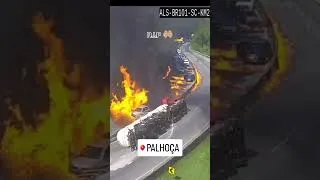 Miniature : auto via palhoça in 🔥