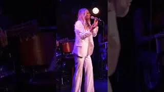 Miniature : Encore un soir LIVE cover ￼#celine #celinedion #célinedion #concert