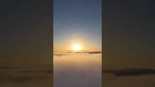 Miniature : Au-dessus des nuages il fait toujours beau (drone)