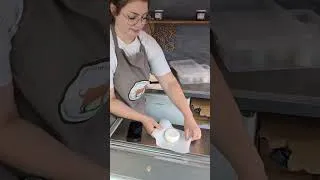Miniature : 🐐 À la rencontre de Dorine : Fromages de chèvre artisanaux au Marché d'Argentan !
