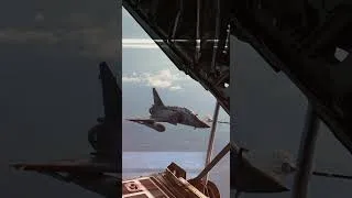 Miniature : POV : tu assistes à un ravitaillement en vol entre un KC-130J et un Mirage 2000D. 👀✈️⛽