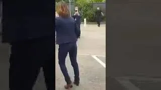 Miniature : 🇫🇷 FLASH - Emmanuel Macron s’est fait gifler par un homme s’écriant "À bas la macronie !"