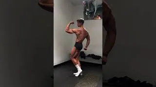 Miniature : Quand les calories du post show kick 🫨 - Training au Golds Gym et cheat à Los Angeles bientôt 👀