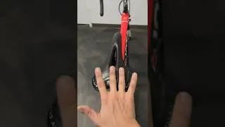 Miniature : ASMR 🚴✨ Vélo de pro en carbone | Relaxation & sons réalistes  #asmrandgames #asmr