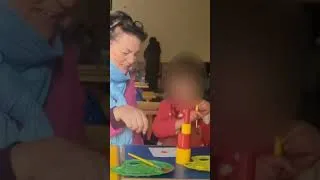 Miniature : Une activité artistique dans la classe d'inspiration Montessori de l'orphelinat de Jerada