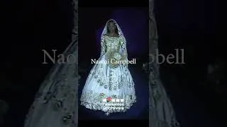 Miniature : Naomi Campbell en Versace #fashion#gianniversace #naomicampbell