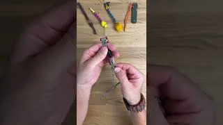 Miniature : Il voulait un peu de caractère pour son couteau !