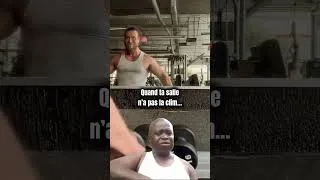 Miniature : Je ne transpire pas, l’eau fait juste du toboggan entre mes abdos🦦 #fyp#fitness#bodybuilding#humour