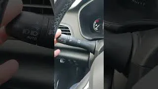 Miniature : Connaissez-vous le mode autoroute sur vos clignotants ? #astuces #shorts #renault