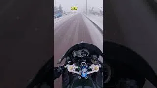 Miniature : Neige + moto = accident ? 🤔😅 #moto #neige #dijon #bike