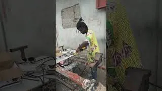 Miniature : the finishing touches on the stand