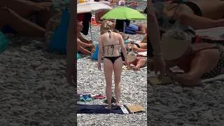 Miniature : Nice France: Serene 4K Beach Walk with Tranquil Waters