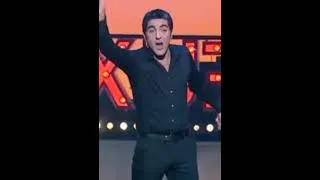 Miniature : Un homme, trois langues, zéro limite🤣🐝! Entre JT en arabe 📰, cuisine turque🍲 et météo en italien🇮🇹☀️