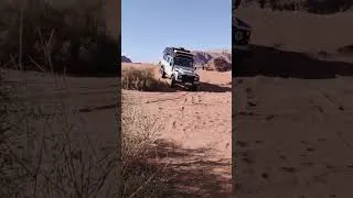 Miniature : OffRoad with a Defender in the desert, the beast in action.