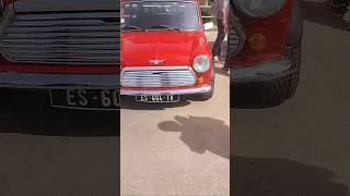 Miniature : Rassemblement vieilles voitures #bipbip #automobile #vintagecars
