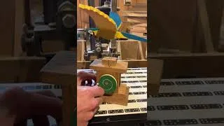 Miniature : Automate d'un #perroquet qui vole