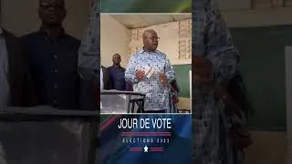 Miniature : VOTE DE FÉLIX ANTOINE TSHISEKEDI, CANDIDAT PRÉSIDENT À SA PROPRE SUCCESSION